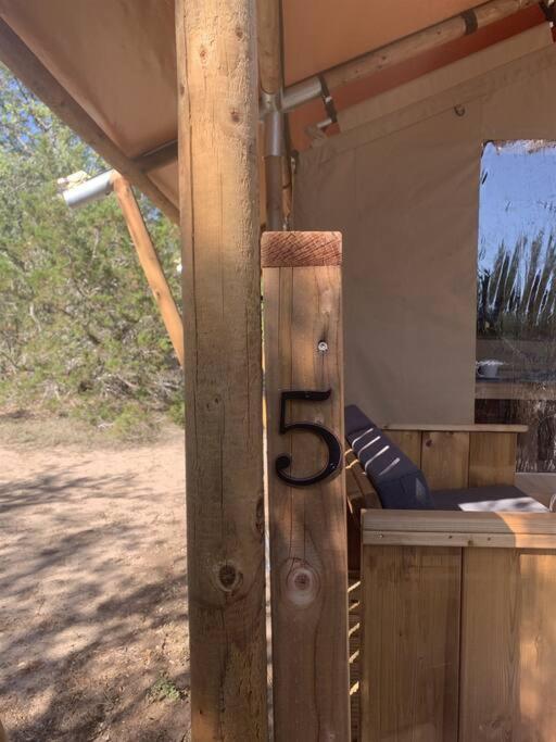 Hotel 12 Fires Luxury Glamping With Heating #5 à Johnson City Extérieur photo