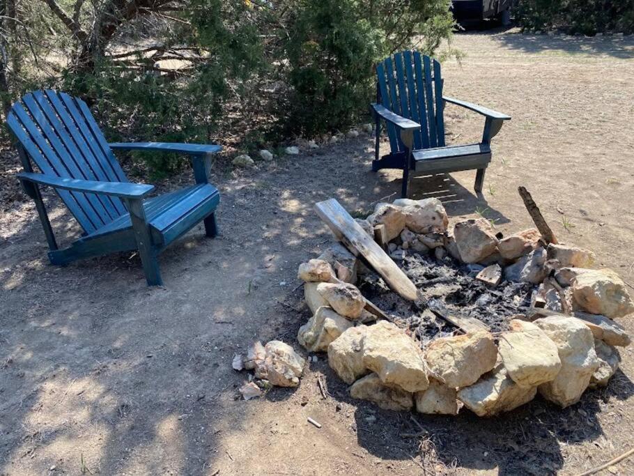 Hotel 12 Fires Luxury Glamping With Heating #5 à Johnson City Extérieur photo