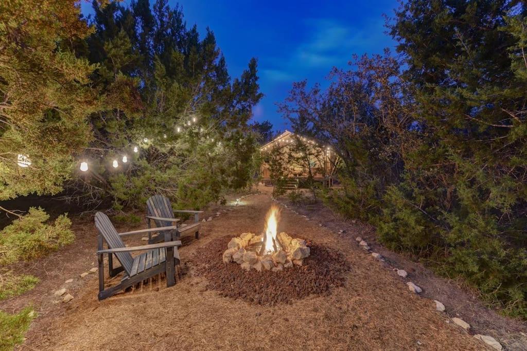 Hotel 12 Fires Luxury Glamping With Heating #5 à Johnson City Extérieur photo