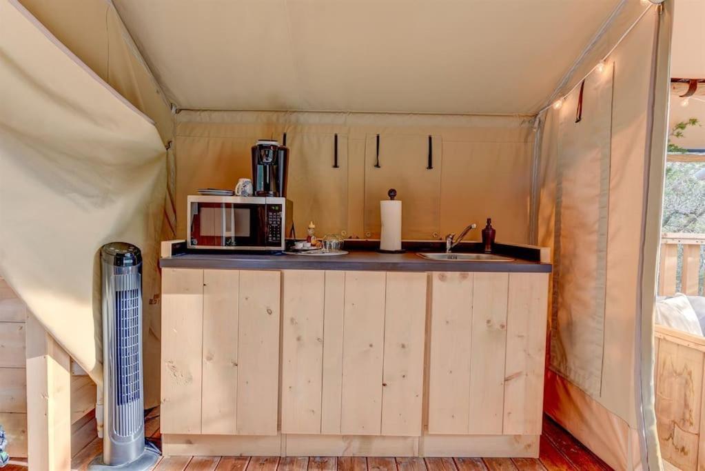 Hotel 12 Fires Luxury Glamping With Heating #5 à Johnson City Extérieur photo