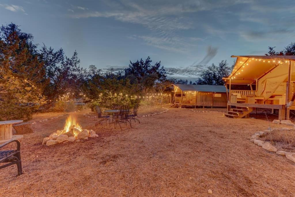Hotel 12 Fires Luxury Glamping With Heating #5 à Johnson City Extérieur photo